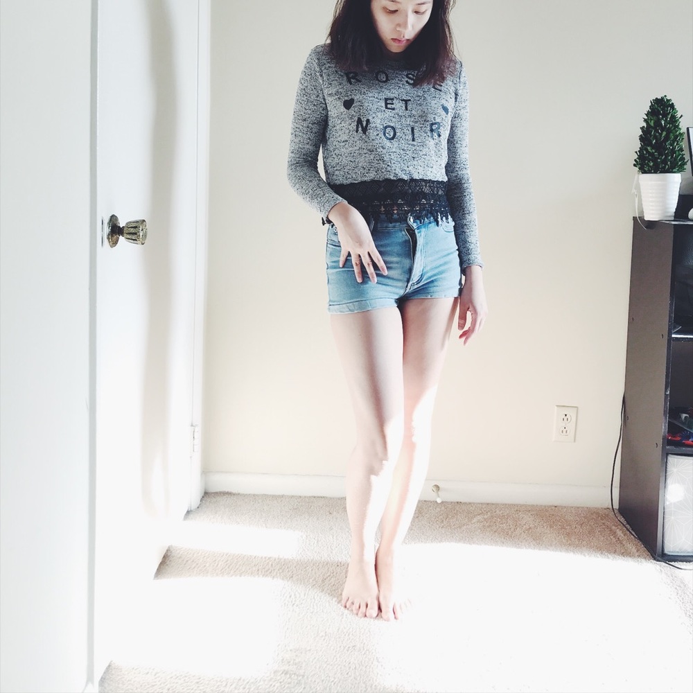 H&M Divided Grey Knit Cropped Sweater With Lace